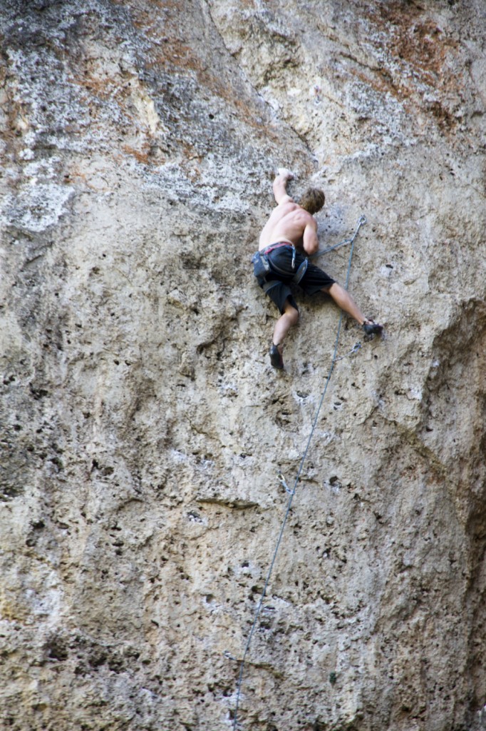 Conrad sending Hanoi Hilton (5.11d). This line looks great, on the list for next time. 